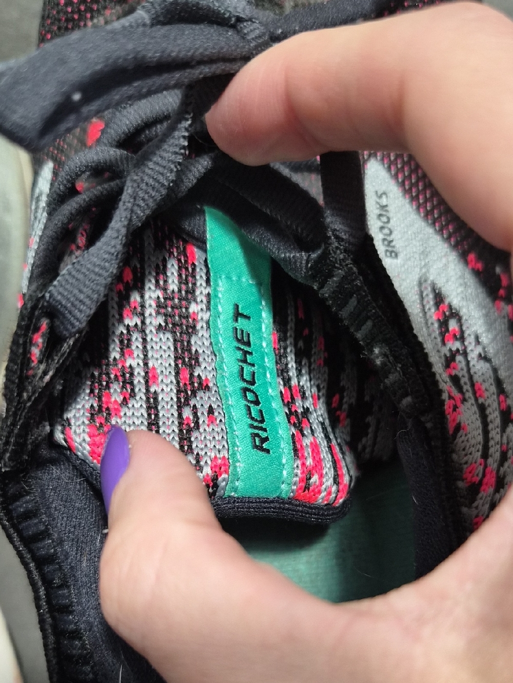 Brooks Women’s Sneakers Size 7 Black & Pink Running Shoes - Picture 10 of 11